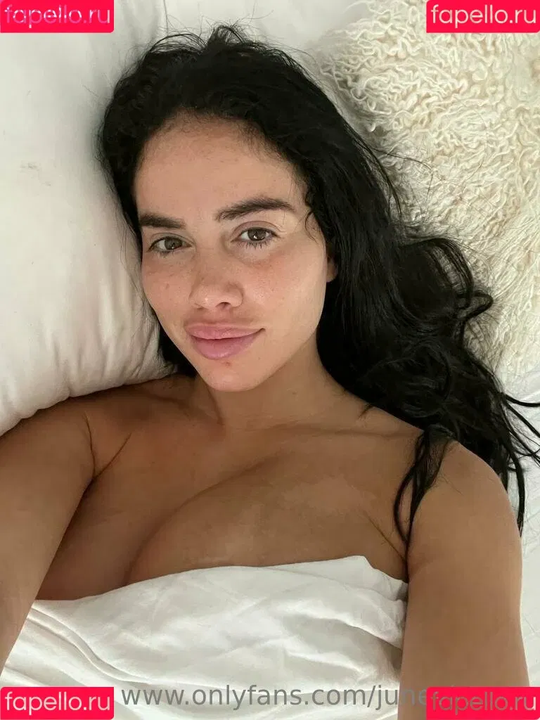 junevictoria Onlyfans Photo Gallery 