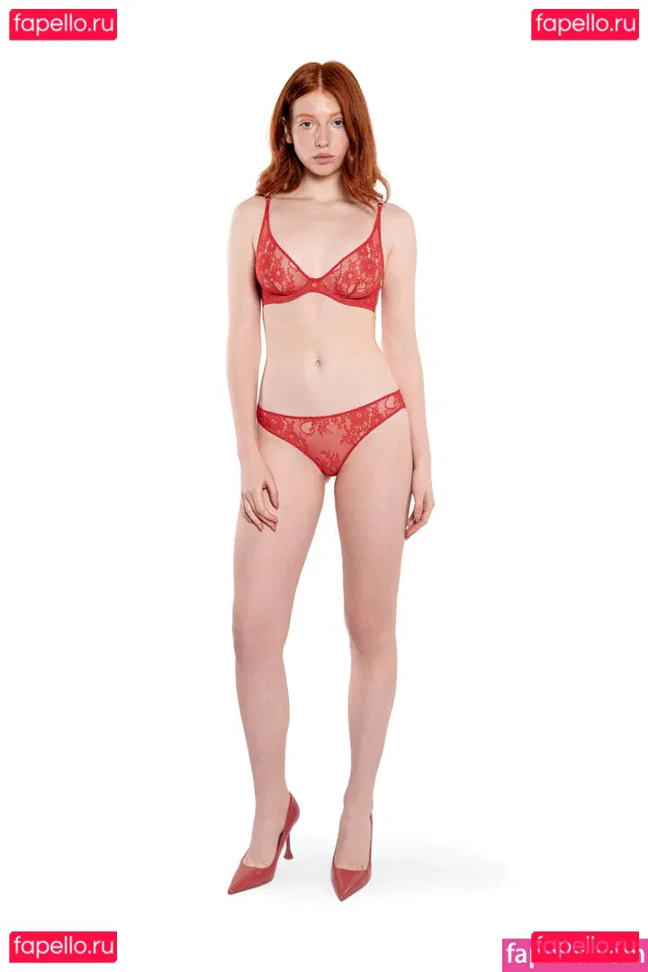 Zhenya_foxxx Onlyfans Photo Gallery 