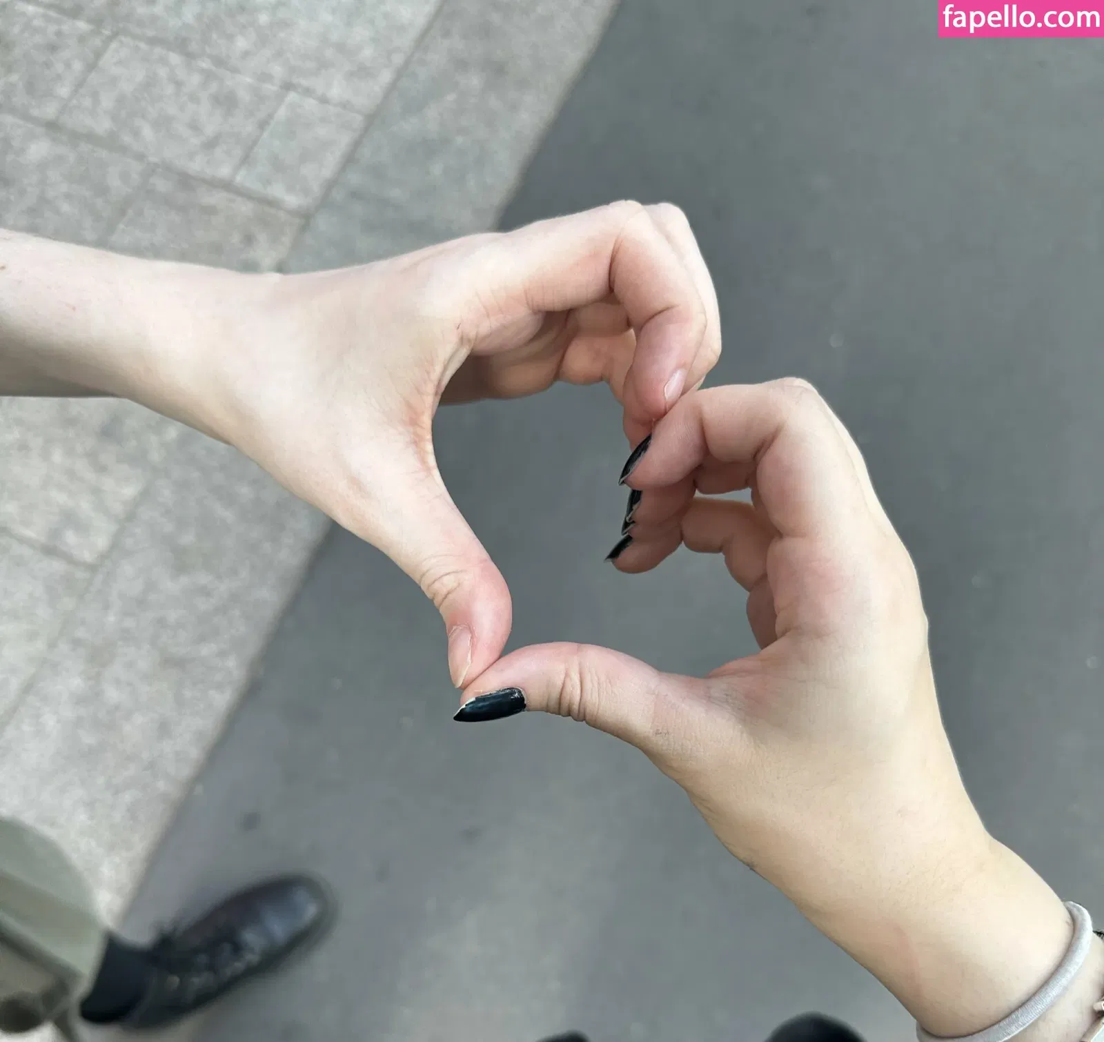 Rainhoe Onlyfans Photo Gallery 