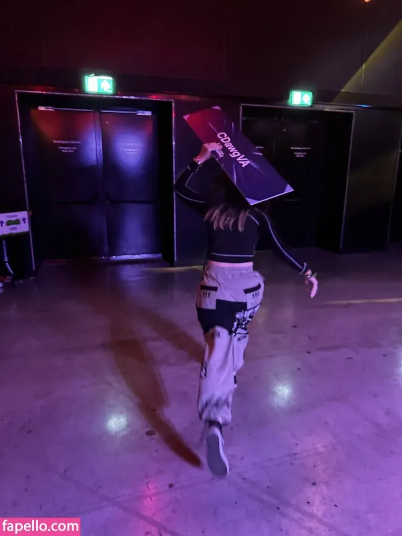 Rainhoe Onlyfans Photo Gallery 