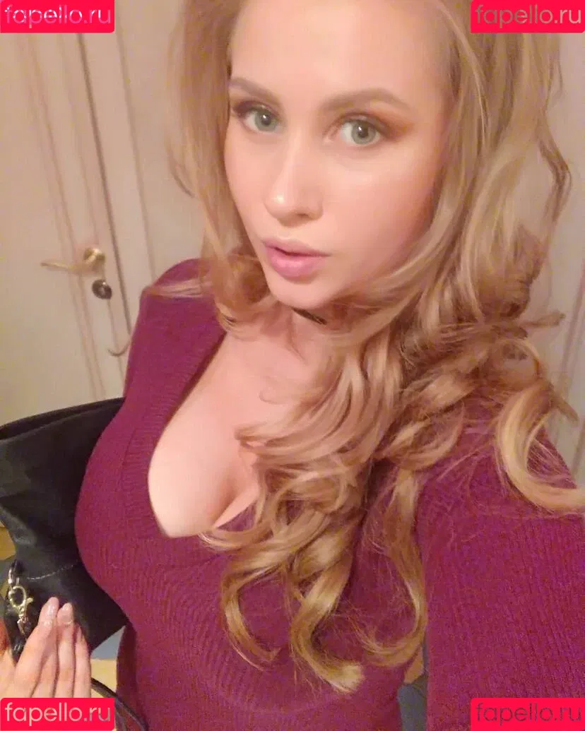 Olga Velichko Onlyfans Photo Gallery 