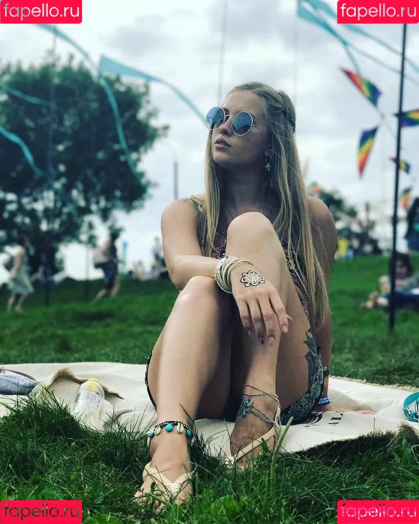 Olga Velichko Onlyfans Photo Gallery 