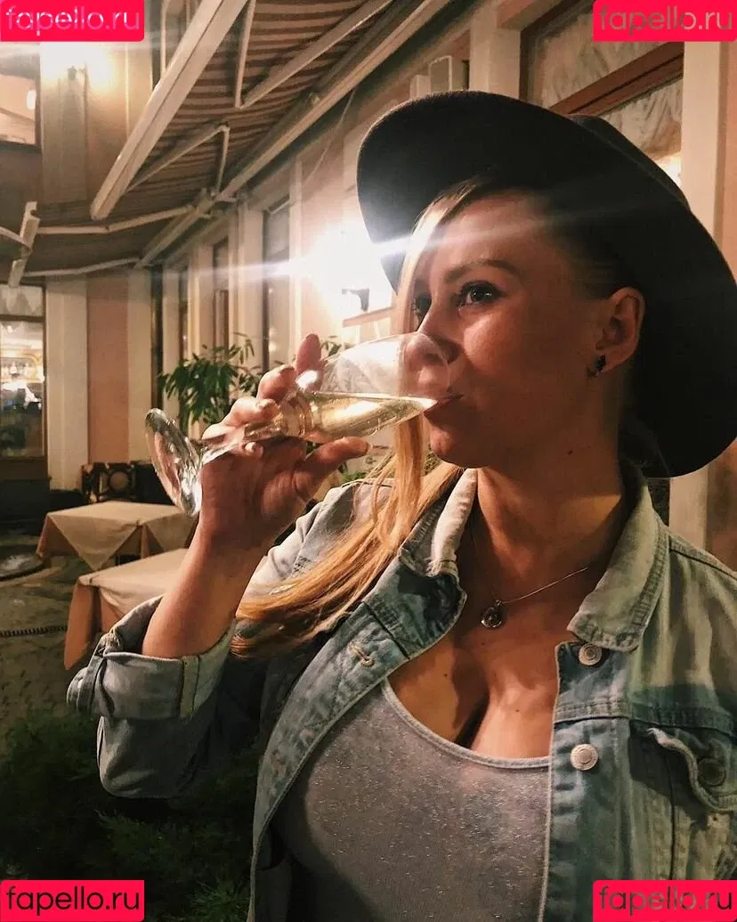 Olga Velichko Onlyfans Photo Gallery 