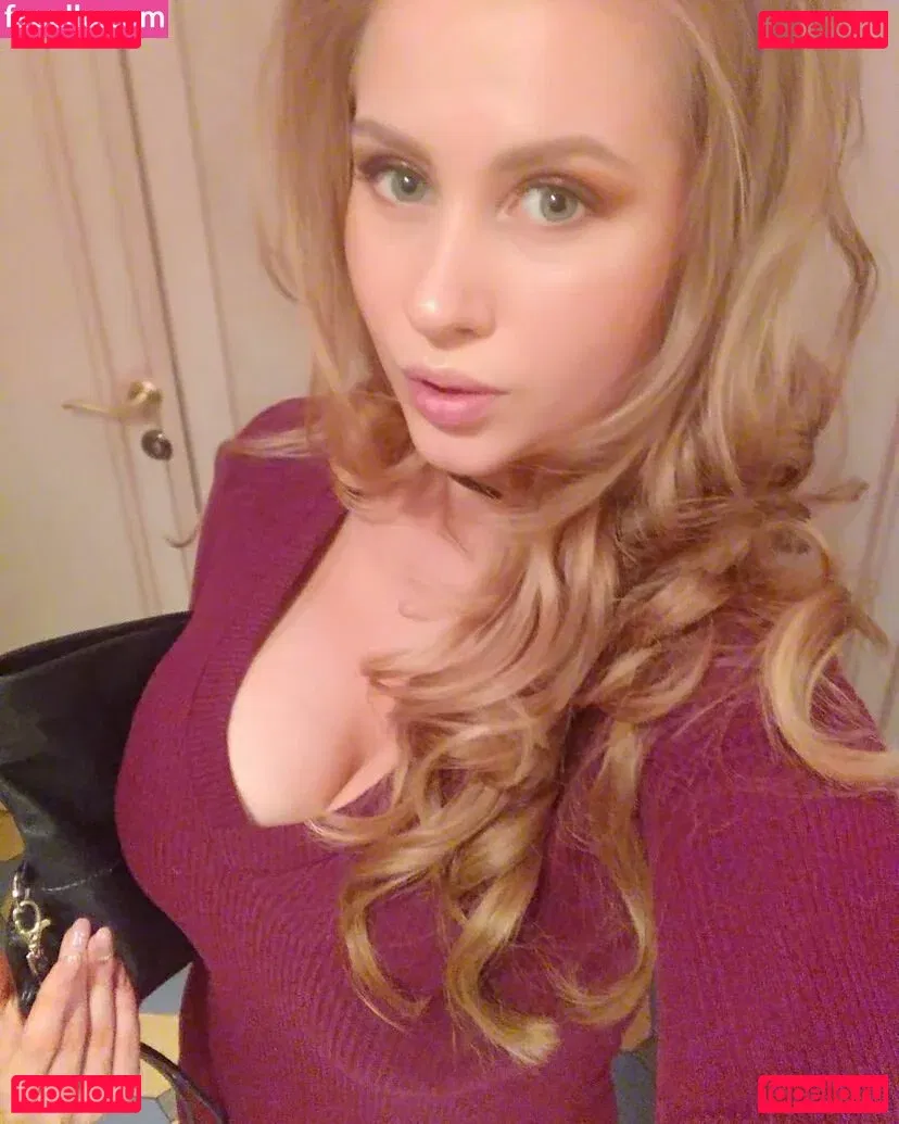 Olga Velichko Onlyfans Photo Gallery 