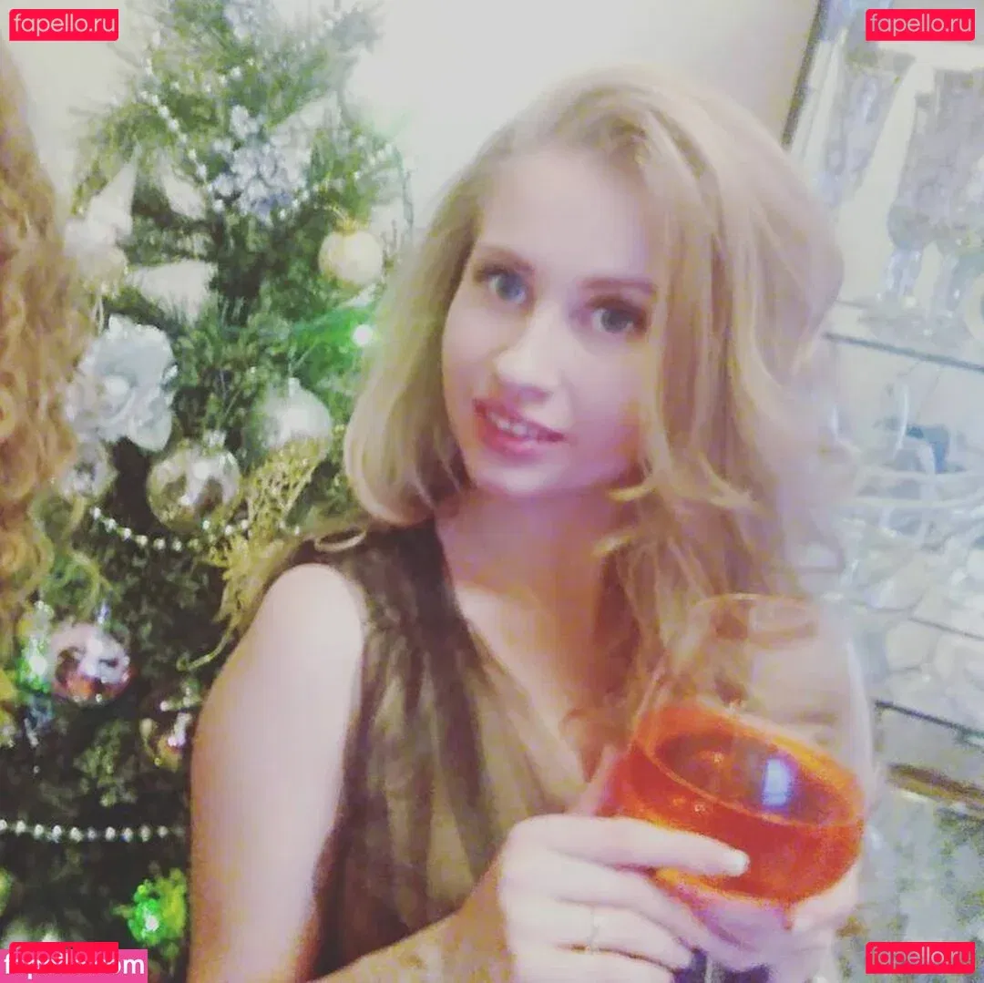 Olga Velichko Onlyfans Photo Gallery 