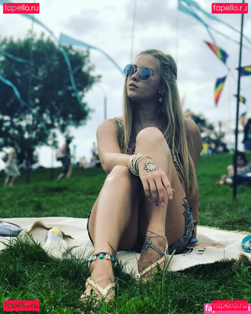 Olga Velichko Onlyfans Photo Gallery 