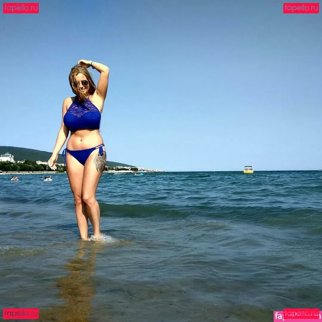 Olga Velichko Onlyfans Photo Gallery 