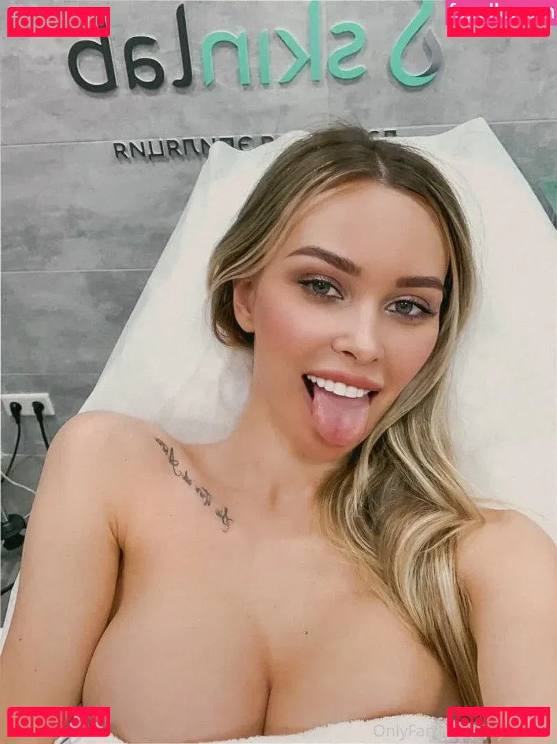 Lily Ermak Onlyfans Photo Gallery 