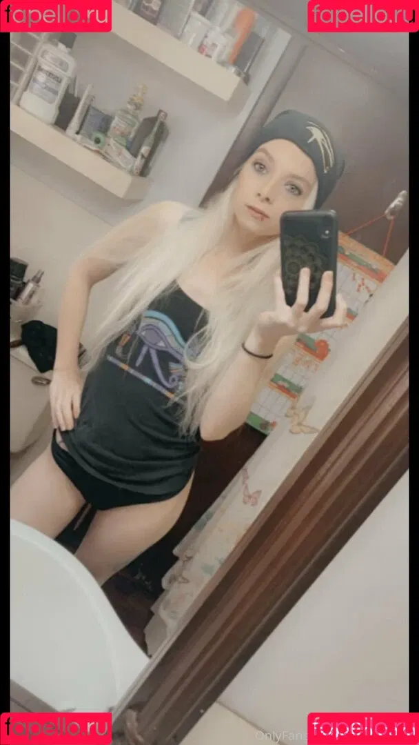 petitepixie69 Onlyfans Photo Gallery 