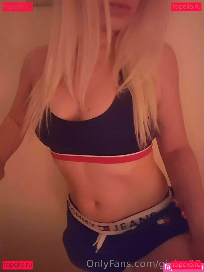 giulya98 Onlyfans Photo Gallery 