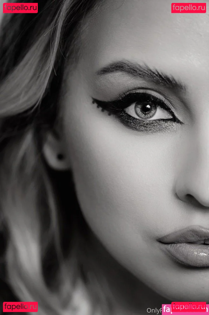 juliauna Onlyfans Photo Gallery 