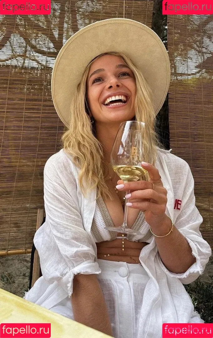 Lola Weippert Onlyfans Photo Gallery 