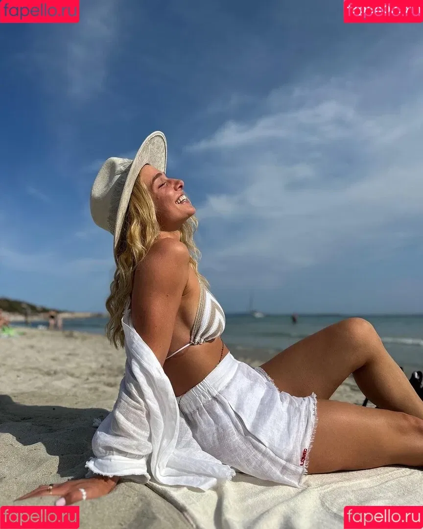 Lola Weippert Onlyfans Photo Gallery 