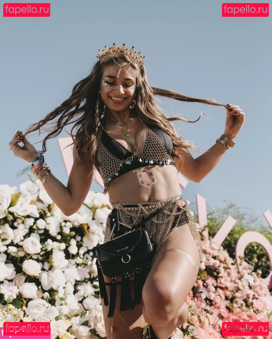 Lola Weippert Onlyfans Photo Gallery 