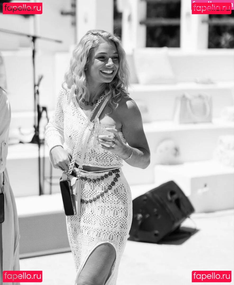 Lola Weippert Onlyfans Photo Gallery 