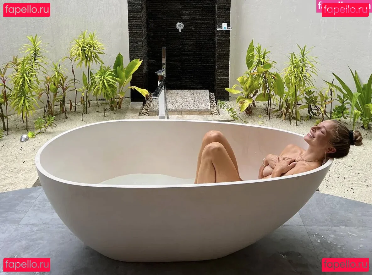 Lola Weippert Onlyfans Photo Gallery 