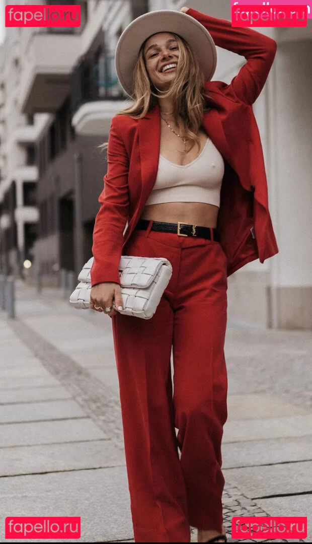 Lola Weippert Onlyfans Photo Gallery 