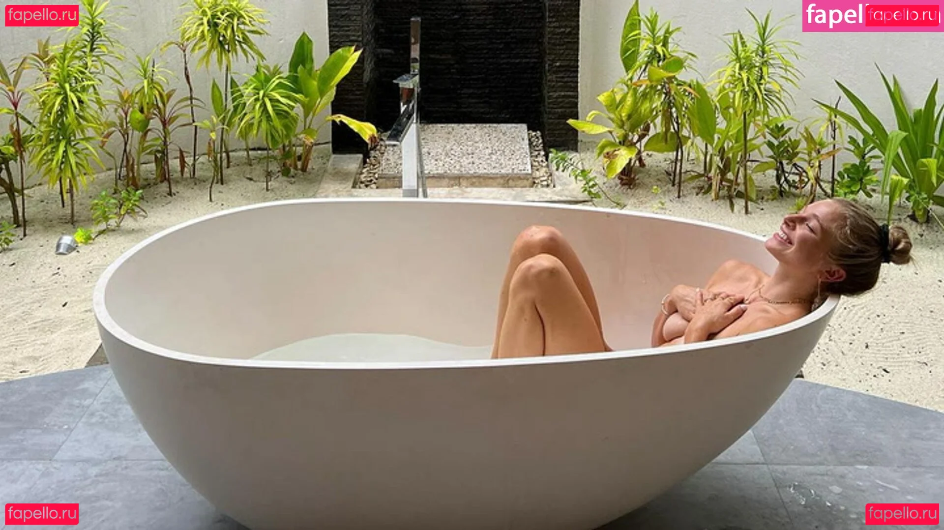 Lola Weippert Onlyfans Photo Gallery 