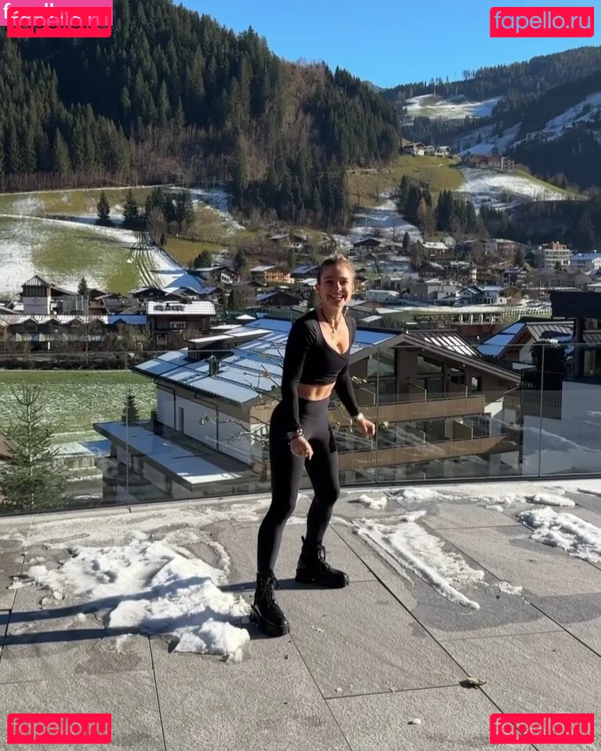 Lola Weippert Onlyfans Photo Gallery 