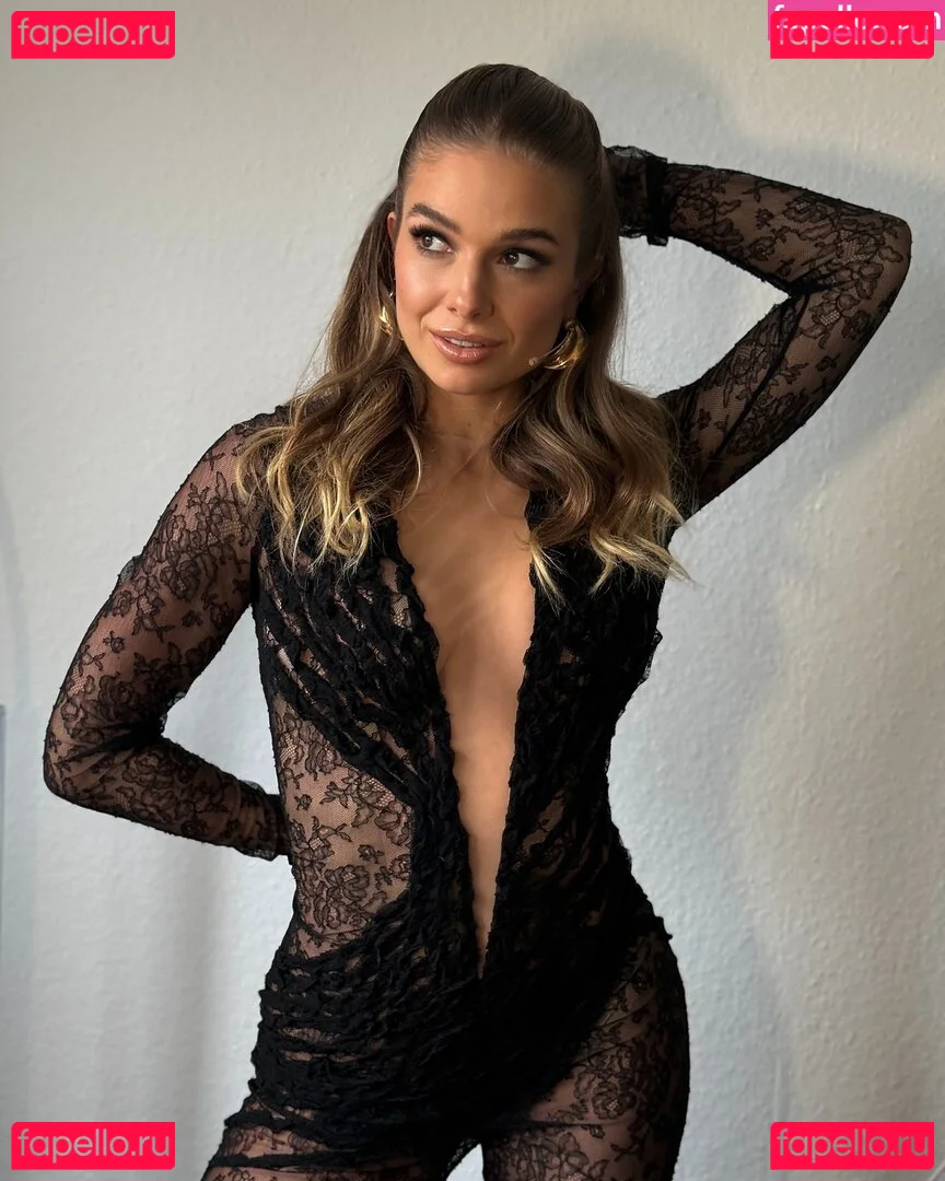 Lola Weippert Onlyfans Photo Gallery 