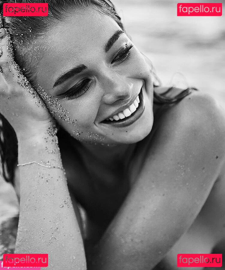 Lola Weippert Onlyfans Photo Gallery 