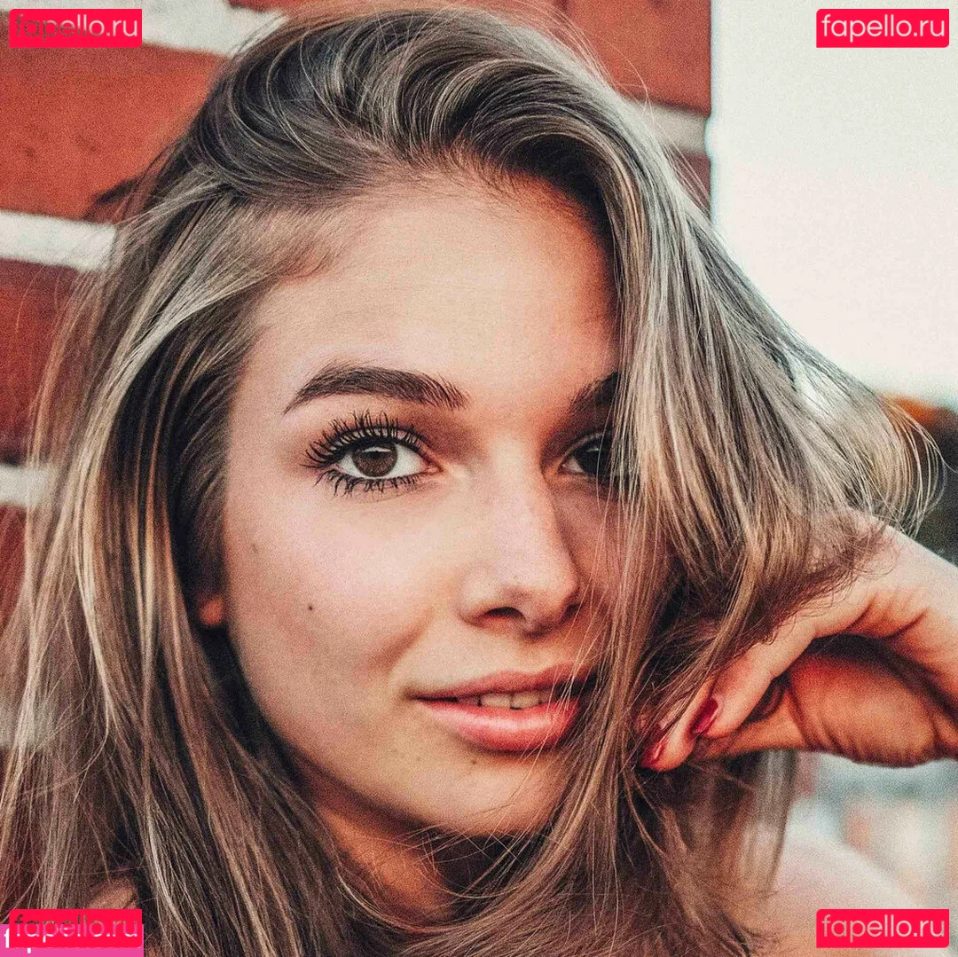 Lola Weippert Onlyfans Photo Gallery 