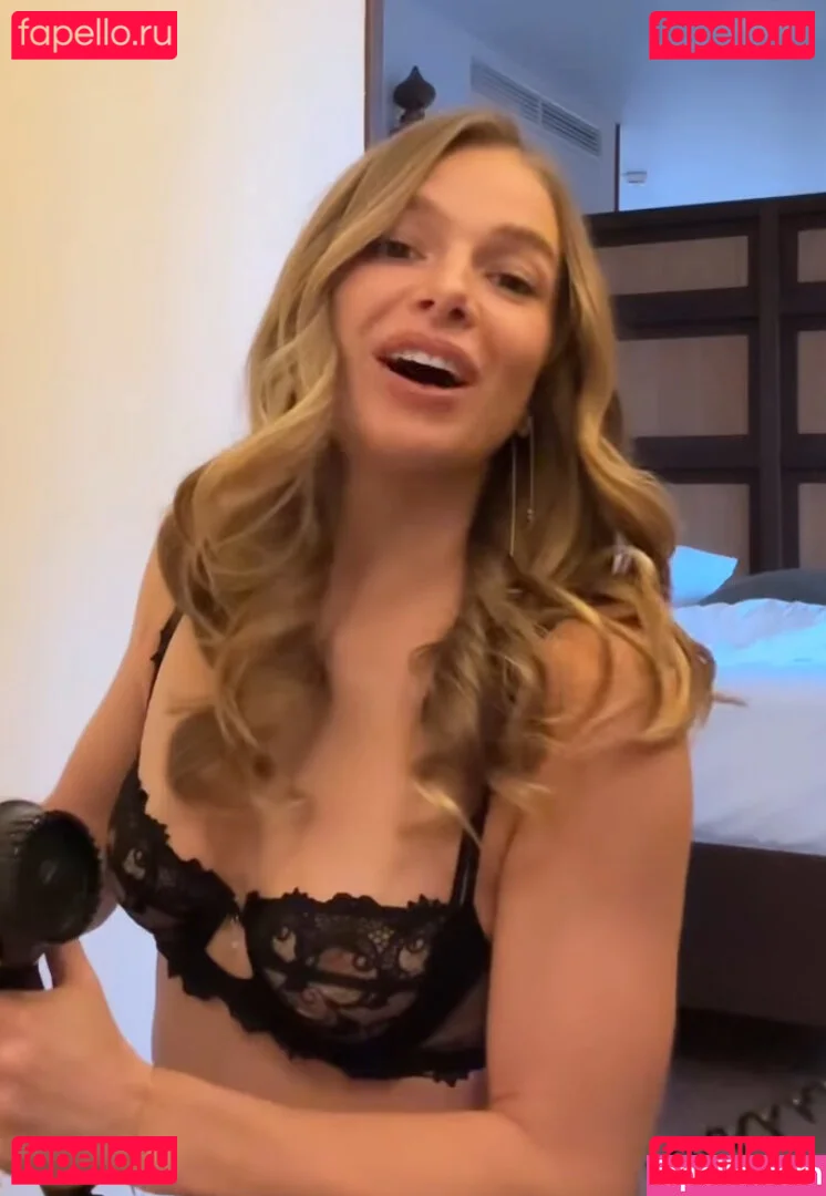 Lola Weippert Onlyfans Photo Gallery 