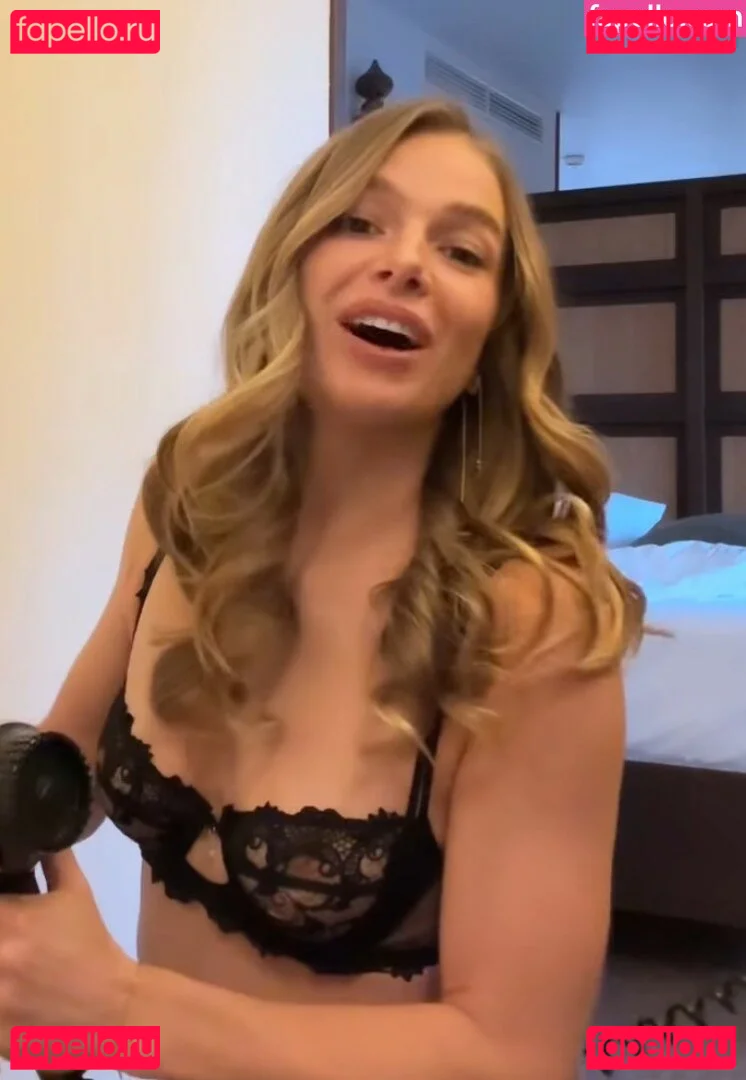 Lola Weippert Onlyfans Photo Gallery 