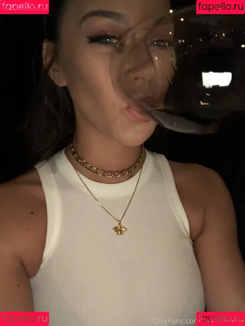 mashadiduk Onlyfans Photo Gallery 
