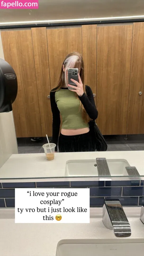 Melondoki Onlyfans Photo Gallery 