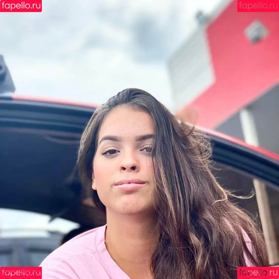 Izabelly Linhares Onlyfans Photo Gallery 