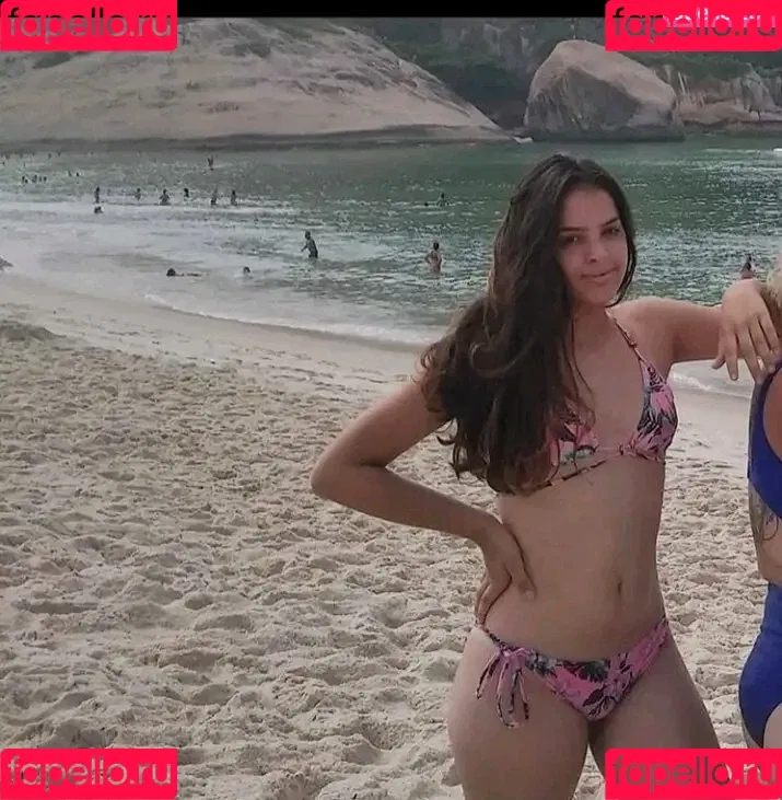 Izabelly Linhares Onlyfans Photo Gallery 