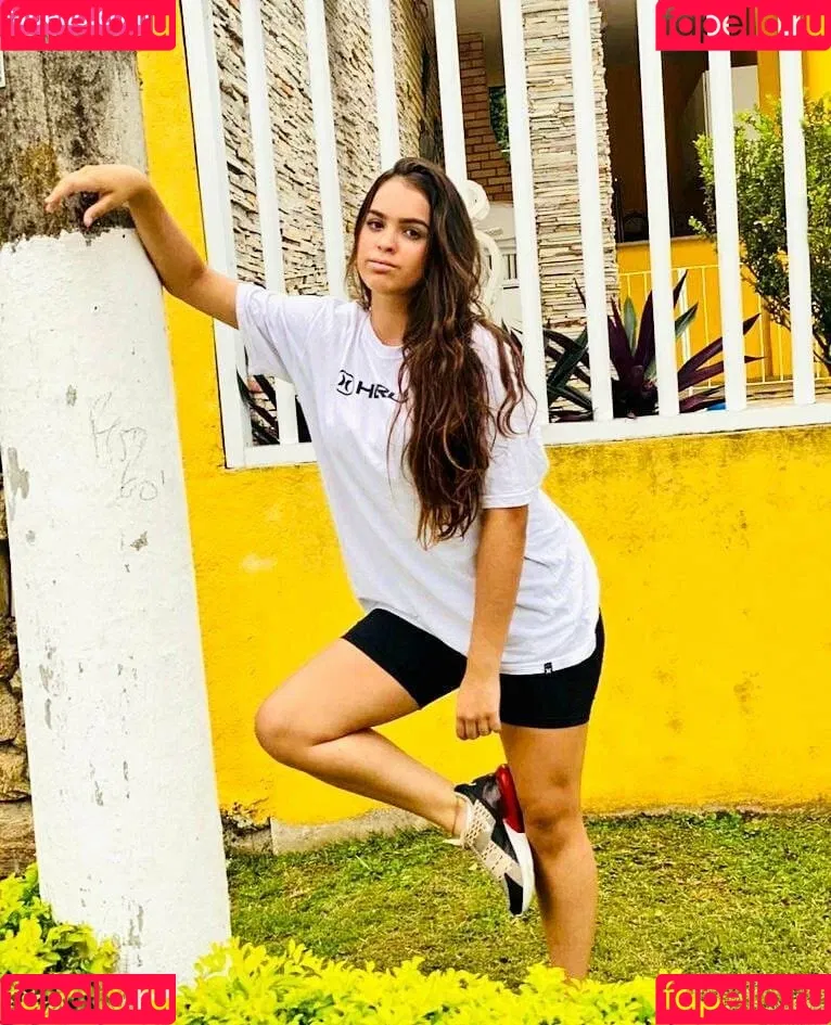 Izabelly Linhares Onlyfans Photo Gallery 