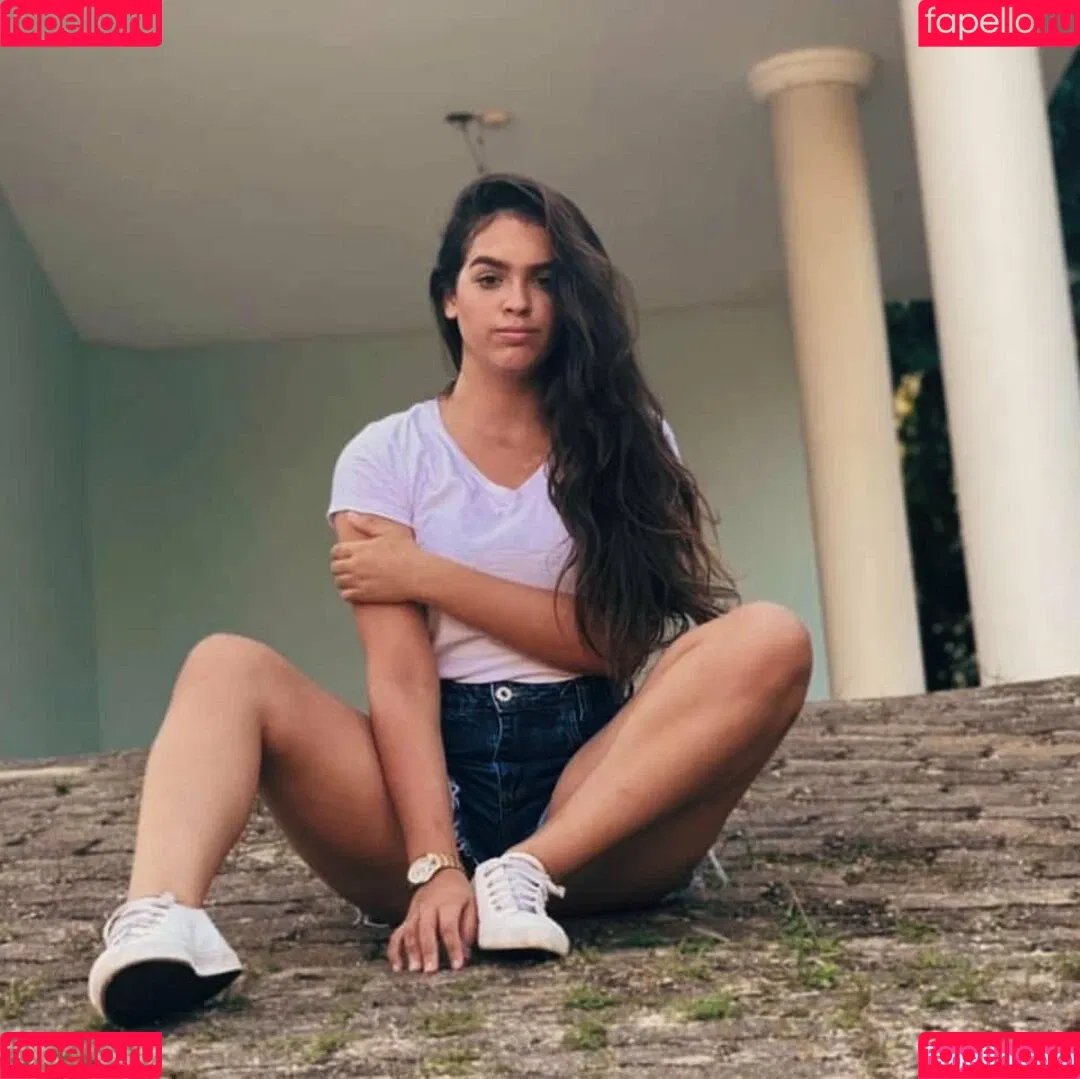 Izabelly Linhares Onlyfans Photo Gallery 