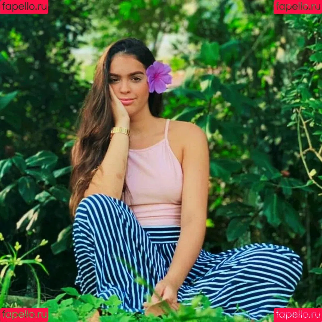 Izabelly Linhares Onlyfans Photo Gallery 
