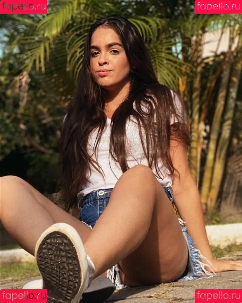 Izabelly Linhares Onlyfans Photo Gallery 