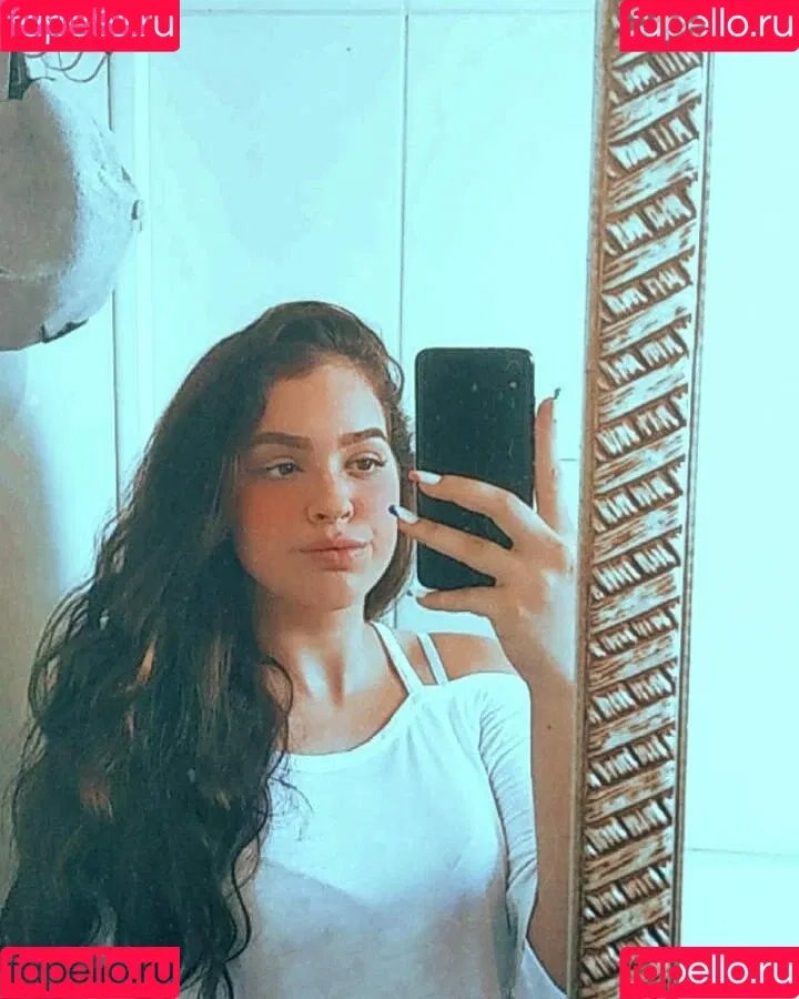 Izabelly Linhares Onlyfans Photo Gallery 