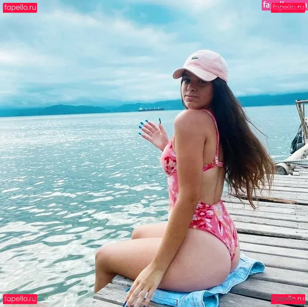 Izabelly Linhares Onlyfans Photo Gallery 