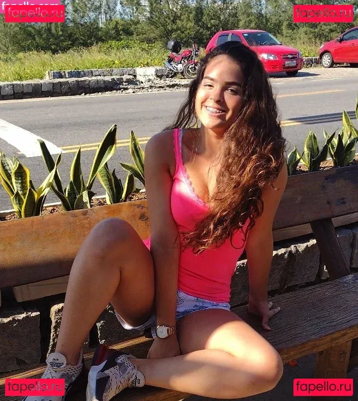 Izabelly Linhares Onlyfans Photo Gallery 