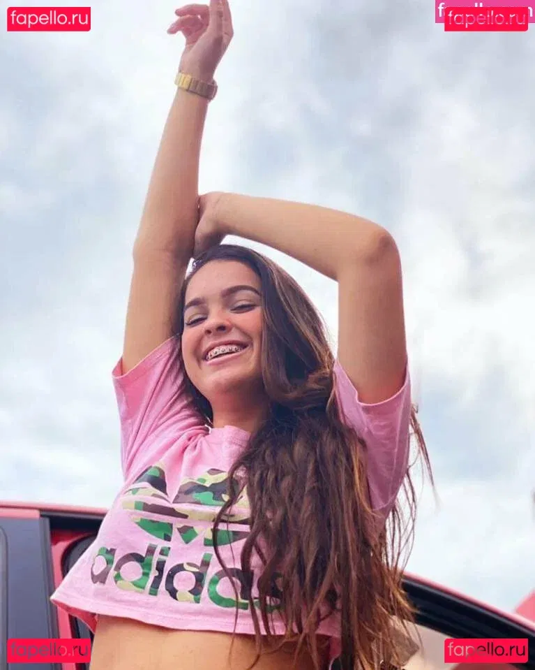 Izabelly Linhares Onlyfans Photo Gallery 