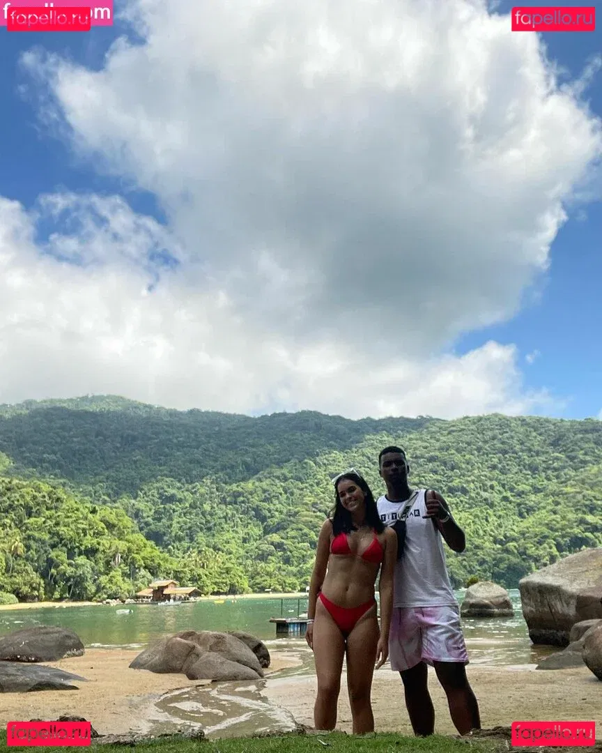 Izabelly Linhares Onlyfans Photo Gallery 