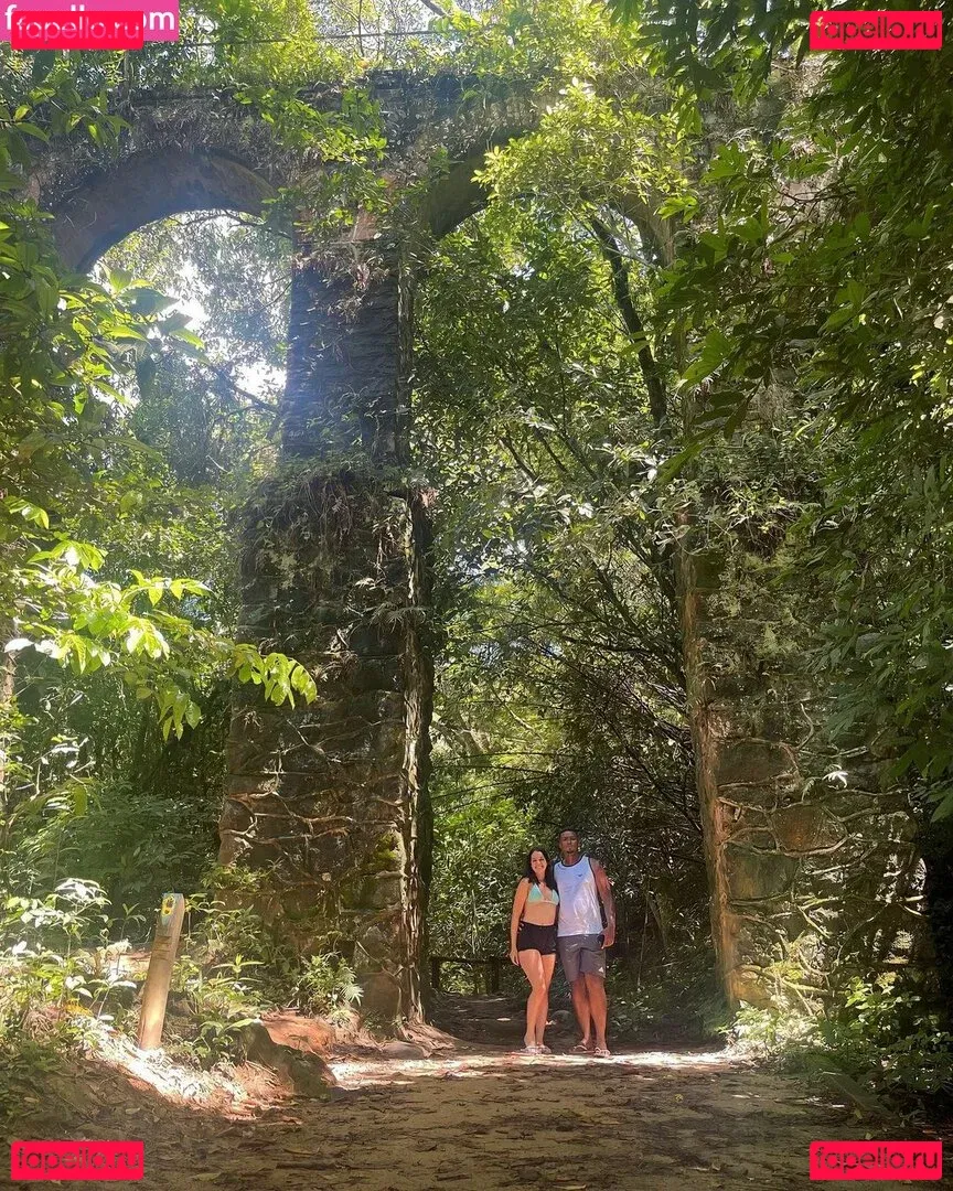 Izabelly Linhares Onlyfans Photo Gallery 