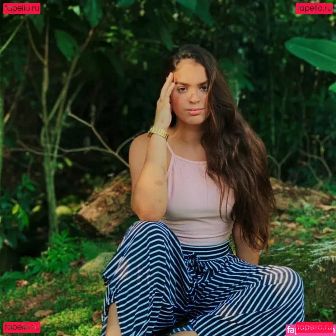 Izabelly Linhares Onlyfans Photo Gallery 