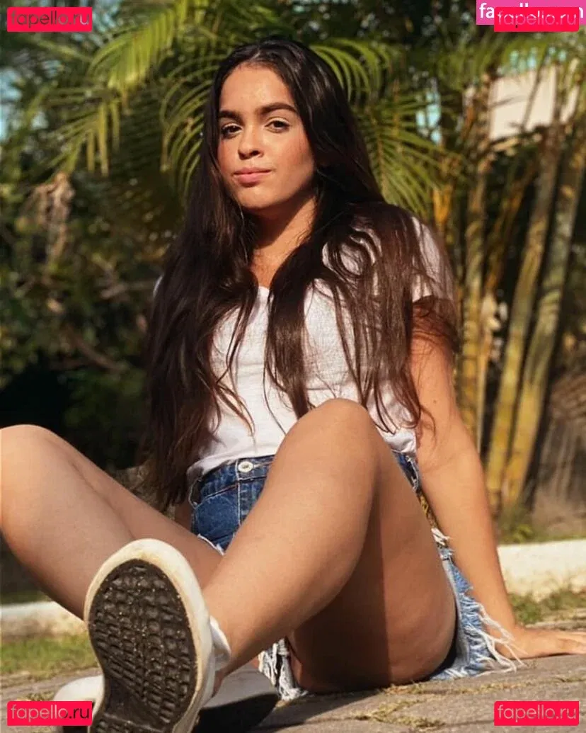 Izabelly Linhares Onlyfans Photo Gallery 