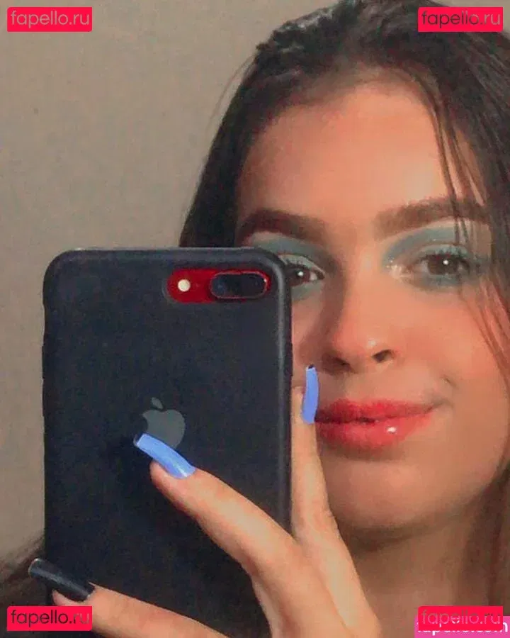 Izabelly Linhares Onlyfans Photo Gallery 