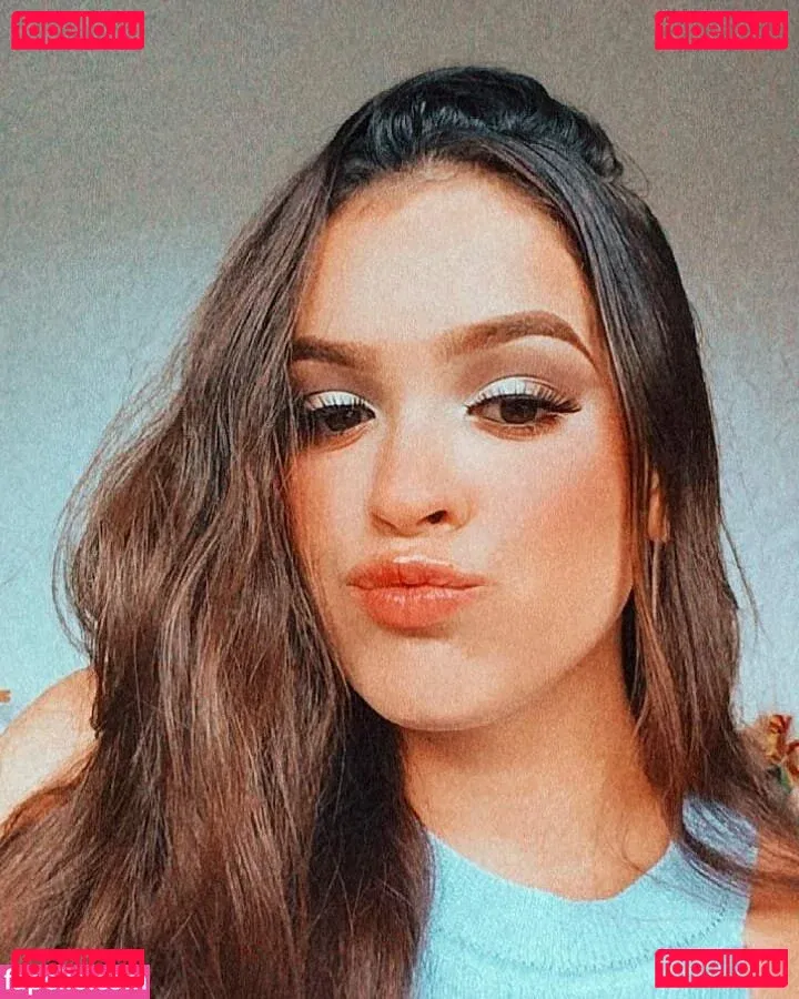 Izabelly Linhares Onlyfans Photo Gallery 