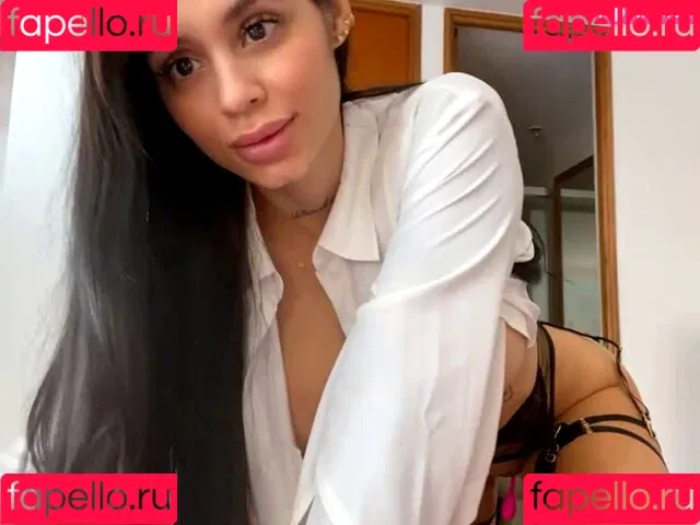Lara Henao Onlyfans Photo Gallery 