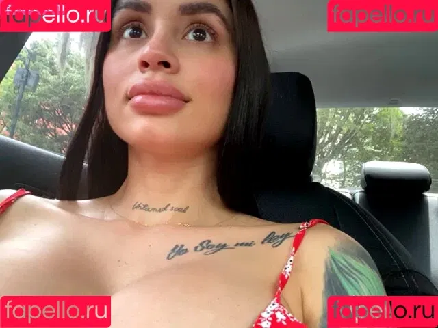 Lara Henao Onlyfans Photo Gallery 