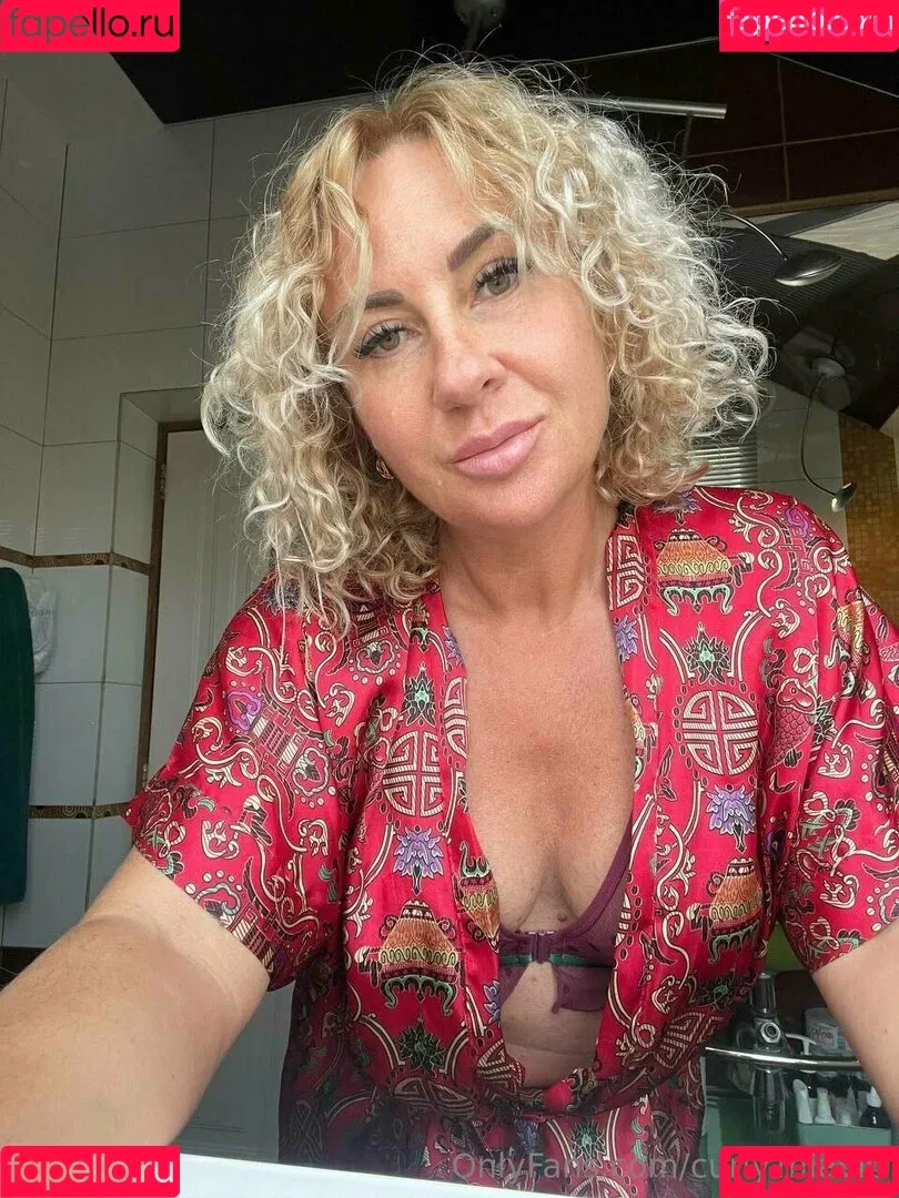 curly.miavip Onlyfans Photo Gallery 
