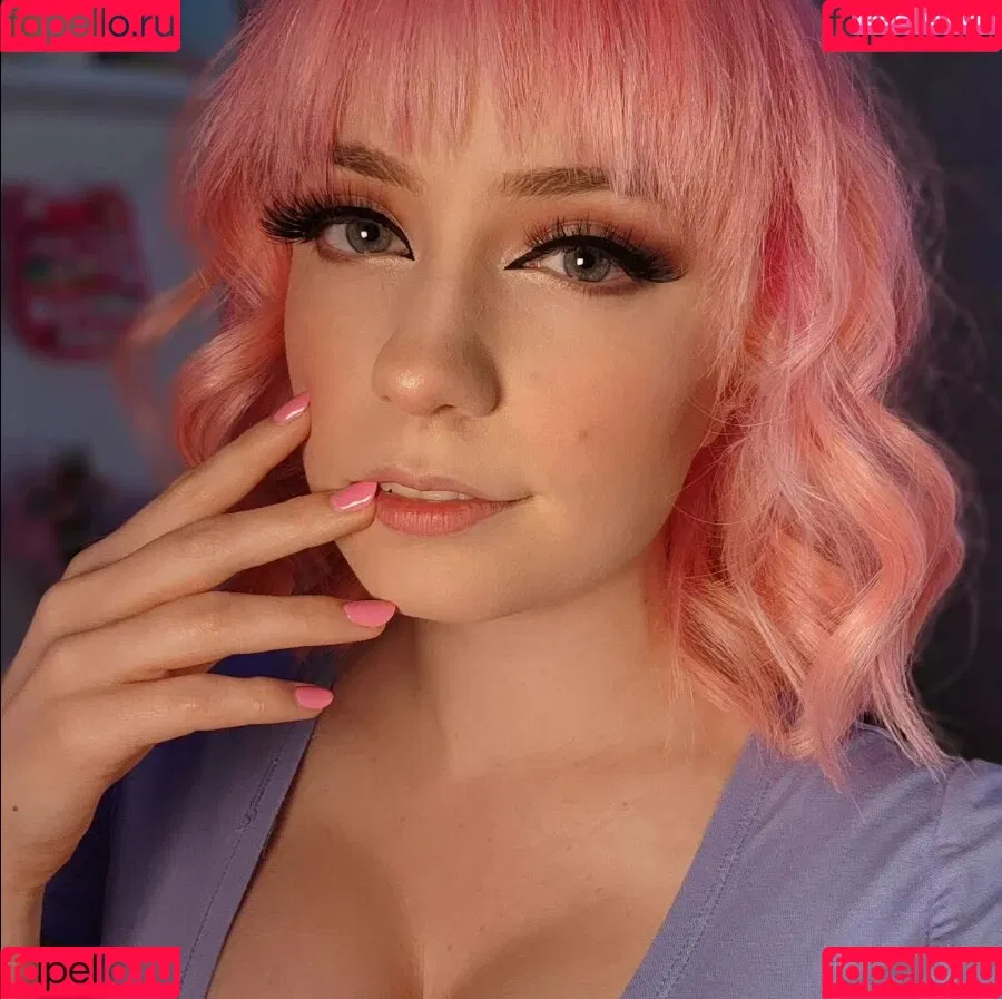 SquishShe Onlyfans Photo Gallery 